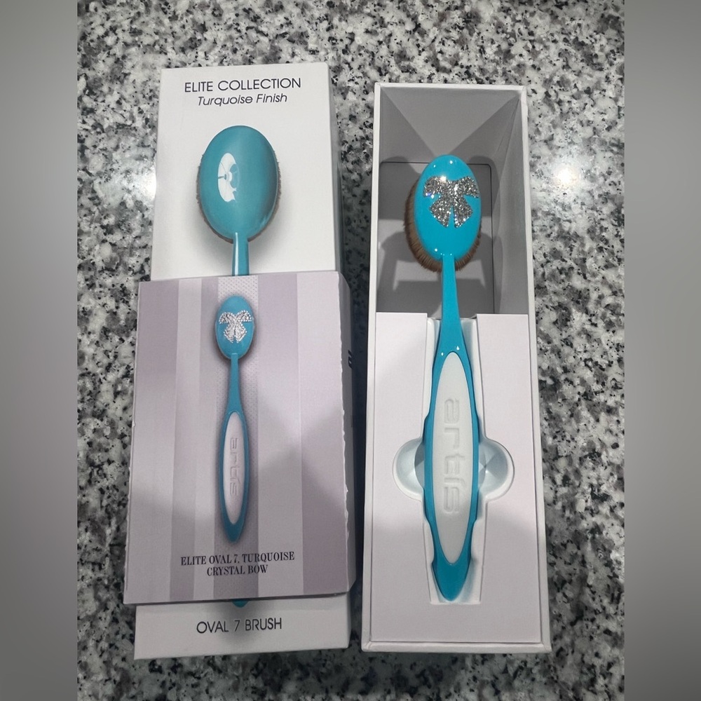 Artis Elite Oval 7 Brush with Swarovski Crystal Bow